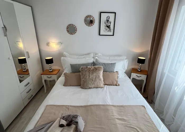 Apartment Tino Hvar Town